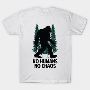 Bigfoot social distancing champion T-Shirt